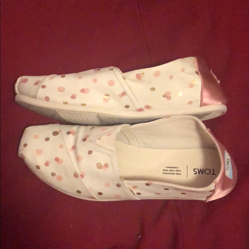 Rose gold dotted TOMS